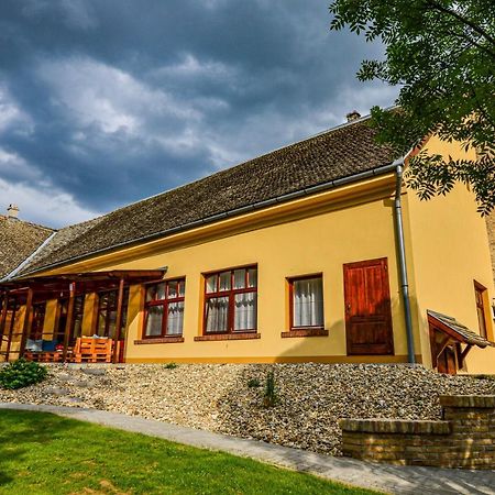Kossuth Vendeghaz Daire Tolna Dış mekan fotoğraf